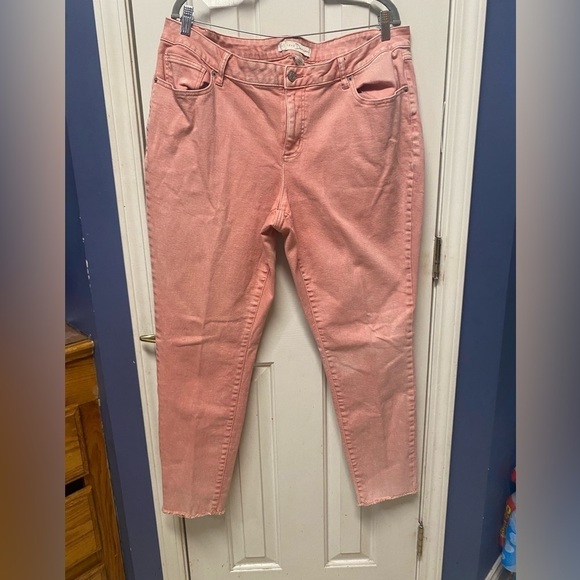 Cato Blush Pink Plus Size Skinny Loose Hem Jeans Size 18W - Picture 2 of 8